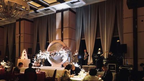 Four-Seasons-Hotel-2